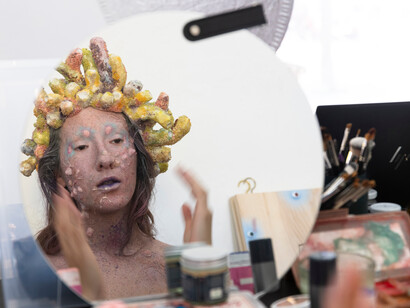 Nika Kupyrova, Behind the scenes of Simulacra, 2024. Courtesy of Lentos Kunstmuseum