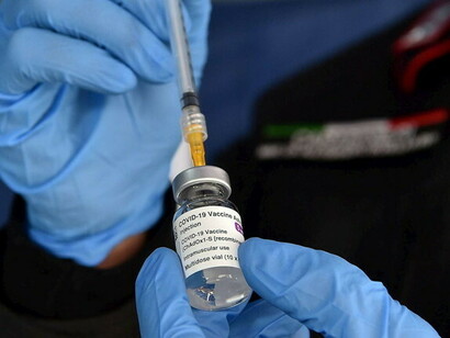 Los científicos e investigadores del Centro Médico Militar Nacional Walter Reed crearon una vacuna que puede reconocer múltiples proteínas de pico a la vez mediante el uso de ferritina, una proteína que contiene hierro