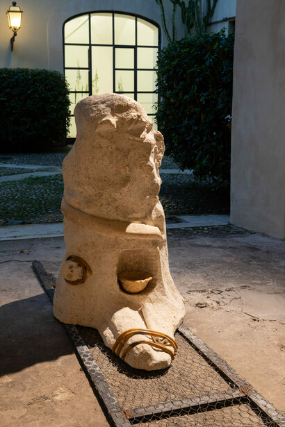 In a light breeze, exhibition view. Courtesy of Fondazione Memmo