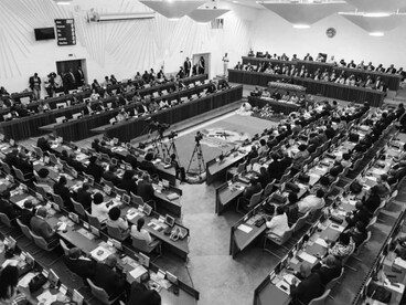 Por isso, os precedentes de 2023 ainda assombram estas eleições de 09 de outubro de 2024, ainda com saldos mal resolvidos pela CNE e outras instituições de direito que continuam a reboque de um sistema decadente que, dia após dia, se distancia das massas populares pelas suas práticas fraudulentas, que defraudam a vontade popular expressa nas urnas