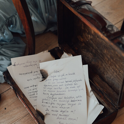 Permitir ser visto pelo outro através de nossos textos e meios de significação