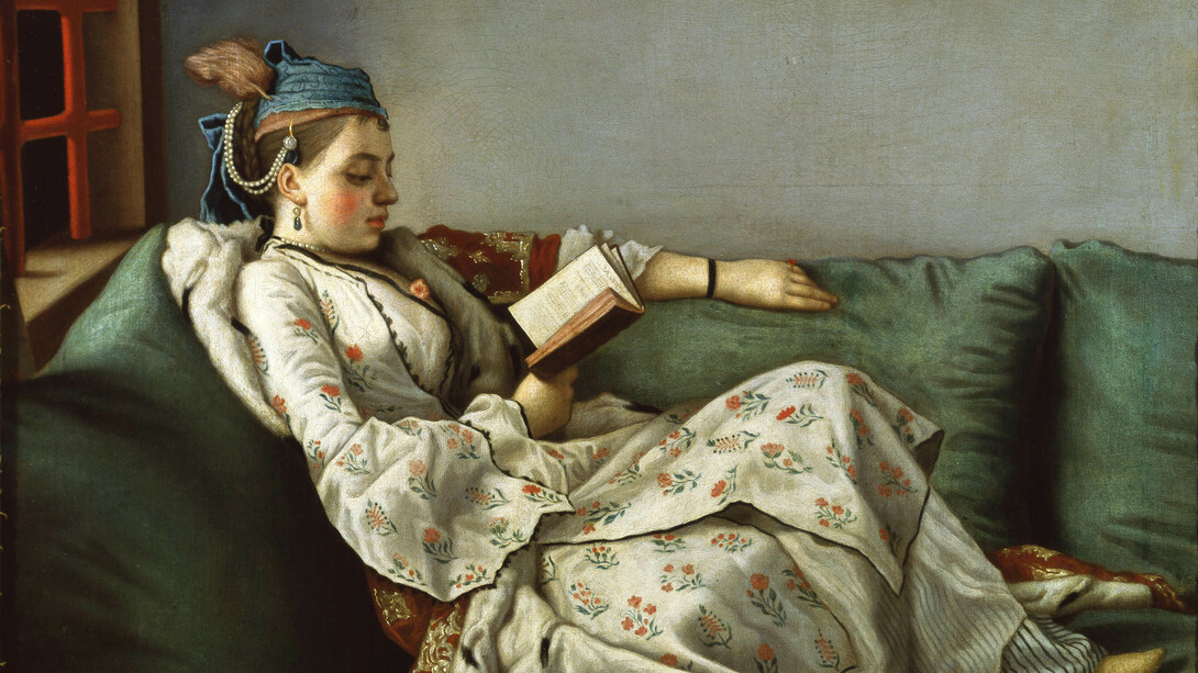 Jean-Etienne Liotard, Woman on a Sofa Reading, 1748-52, Oil on canvas, 50 x 60 cm, Galleria degli Uffizi, Florence , Photo Gabinetto Fotografico dell'Ex Soprintendenza Speciale per il Patrimonio Storico, Artistico ed Etnoantropologico e per il Polo Museale della città di Firenze