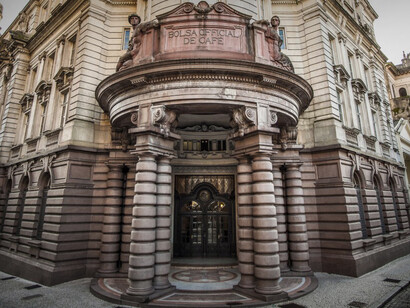 Porta de entrada para o Museu do Café que disponibiliza passeios virtuais on-line como uma forma de democratizar o acesso à cultura e ao próprio museu