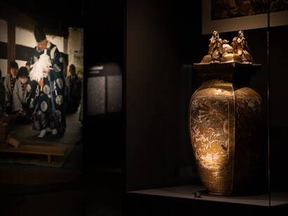 Japão. Festas e rituais, vista da exposição. Cortesia da Fundação Oriente