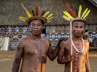 Hombres del grupo étnico indígena Tukano