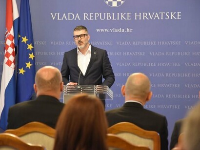 Presenting draft National Security Strategy and a homeland security bill with Deputy Prime Minister and Defense Minister Krstičević (2017)