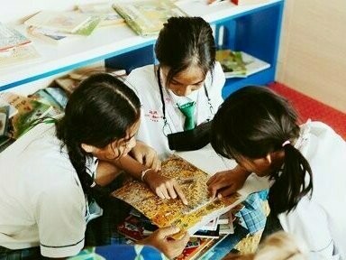 A Fundação Memorial da América Latina, tem a Biblioteca latino-Americana Victor Civita que dirige a Biblioteca Virtual da América Latina. Esta biblioteca disponibiliza diversos conteúdos, tais como coleções de vídeos e acervo bibliográfico, incluindo links com publicações editadas e digitalizadas para o portal