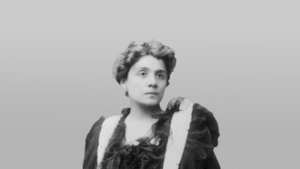 Eleonora Duse in un ritratto fotografico di Aimé Dupont nel 1896