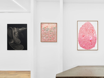 Various artists, Edge of control, exhibition view. Courtesy of Galerie Sept