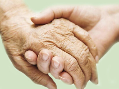 Generalmente se utiliza el término de parkinsonismo para referirse a la presencia de síntomas de la EP, pero sin ser esta la causa