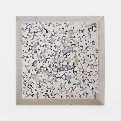 Lionel Estève, Untitled (Mirror), 2016
Porcelain, colored underglaze, crystallizations, platinum, 70 x 70 cm / 27 9/16 x 27 9/16 in © Estève / ADAGP, Paris 2017. Photo : Clair Dorn / Courtesy Perrotin