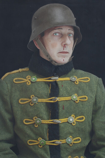 Ex Voto, 2017, acrilici e matite colorate su fotografia, cm 100x70 cm e cm 150x100. Courtesy of Galleria Antonio Verolino