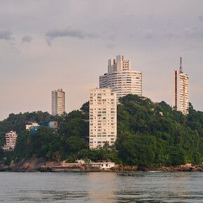 ROGER EBERHARD, 
São Vicente, 2018
archival pigment print, mounted on aluminum
edition of 3 + 1 AP, ed. 1/3
image 140 x 180 cm (55 1/8 x 70 7/8 in.)
framed 145.5 x 185 x 5 cm (57 1/4 x 72 7/8 x 2 in.) 