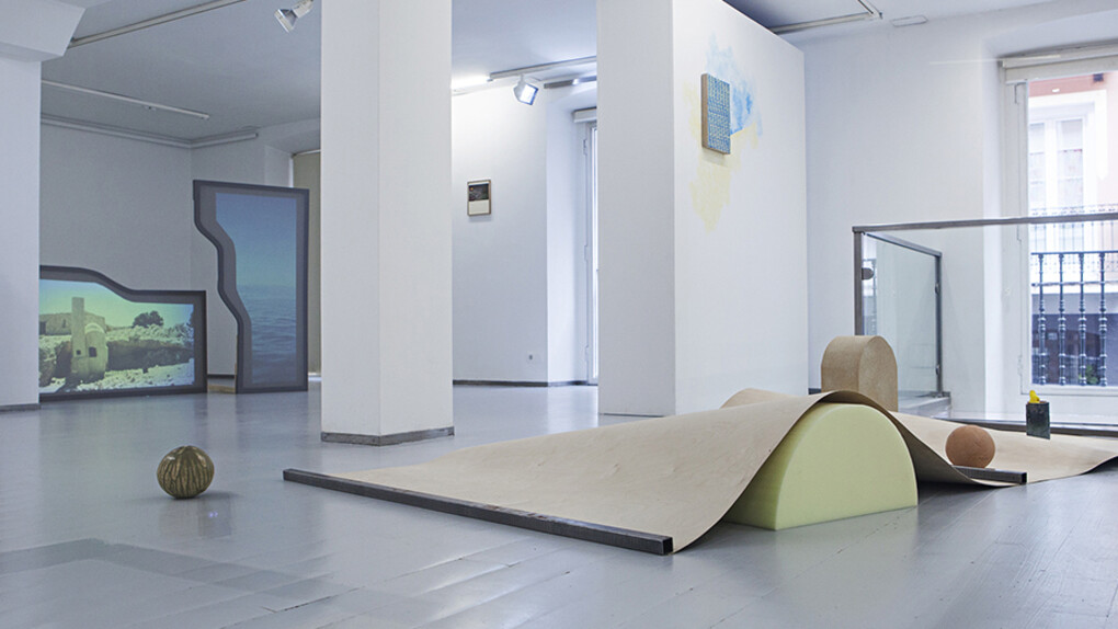 Espacio, luz y orden. Courtesy of Galería José de la Fuente