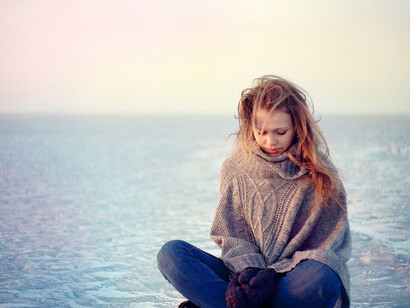  Let the past and all attachments go  