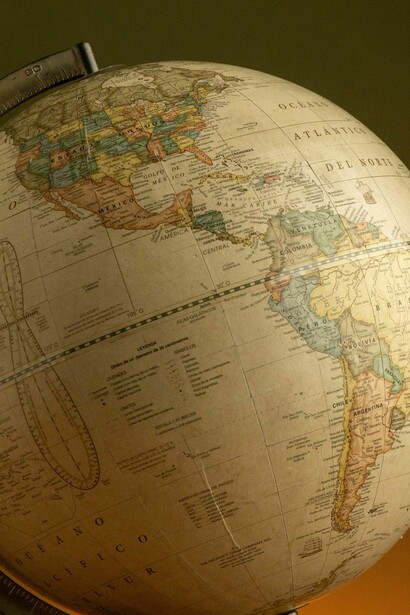 En la década de 1820, próceres como José Cecilio del Valle y Simón Bolívar promovieron la integración regional hispanoamericana