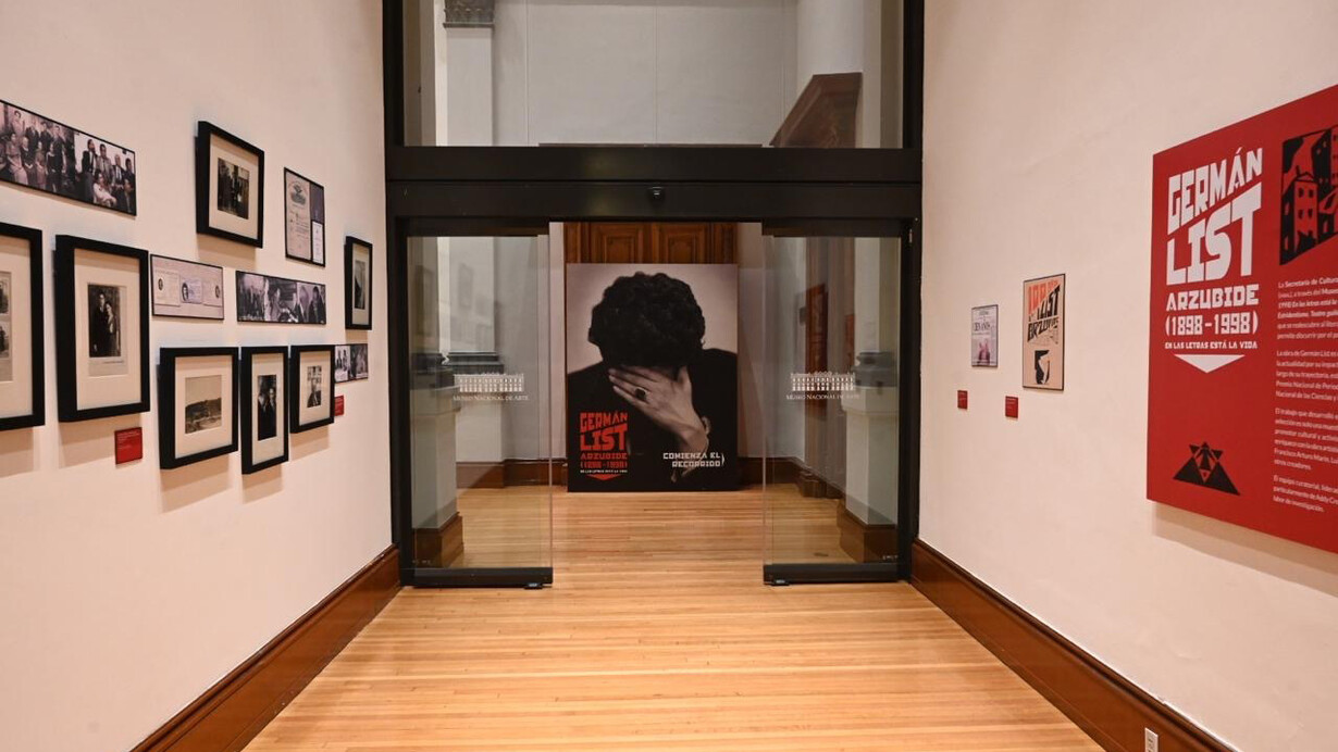Germán List Arzubide, En las letras está la vida, vista de exhibición. Cortesía del Museo Nacional de Arte
