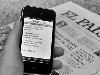 Versión impresa y digital del diario El País