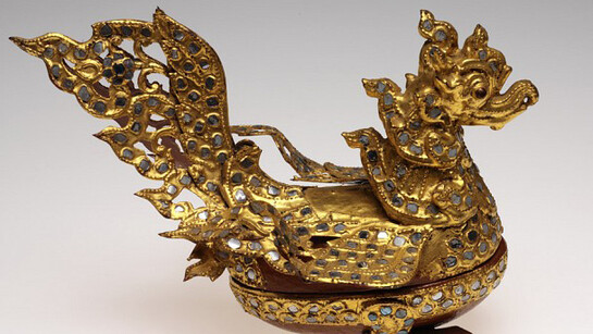 Unknown artist, Burmese, Myanmar, Box in the Shape of a Mythological Hintha Bird, ca. 1900 - 1960
Lacquer, betel-nut, wood, gold-leaf, metal, glass, mirrors, 16.2 x 24.6 cm (6 3/8 x 9 11/16 inches) (height x depth) Gift of Doris Duke’s Southeast Asian Art Collection 2004.12.3