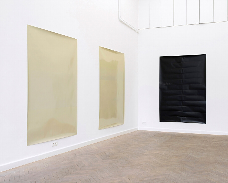 Davis Rhodes, Exhibition view. Courtesy of Office Baroque