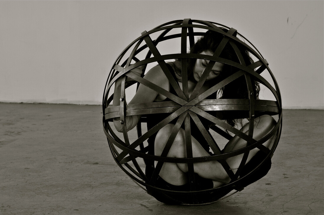 Kalliopi Lemos
At The Centre Of The World, 2015. 
16mm B&W film with sound, duration 8’29’’

Courtesy of the artist and photographer Rowan Durrant
