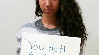 "¿No hablas español?". Fotografía de la colección de la estudiante coreano-americana Kiyun Kim