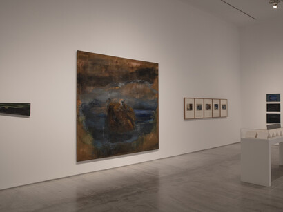 Juan Uslé, Ese barco en la montaña, vista de exhibición. Cortesía del Museo Reina Sofía