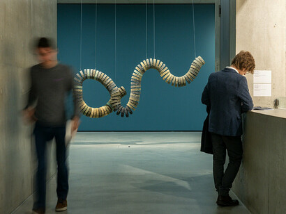 Nika Neelova, Cascade, ausstellungsansicht. Mit freundlicher genehmigung des Museum der Moderne