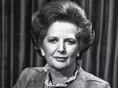 Mario Vargas Llosa admiró profundamente a Thatcher, enviándole flores y un mensaje de agradecimiento por su defensa de la libertad, reflejando la influencia de su pensamiento en intelectuales afines al neoliberalismo