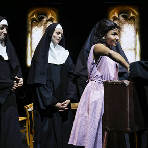 Glaube, Geld, Krieg und Liebe. Courtesy of the Schaubühne am Lehniner Platz