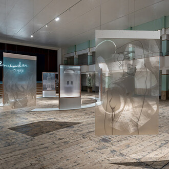 Hank Willis Thomas e Man Ray, Tomorrow I shall contradict myself, veduta della mostra. Cortesia di Galleria Continua