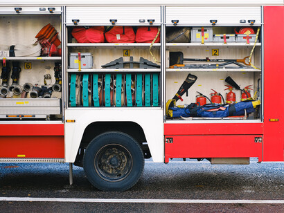 Un camion dei pompieri pronto per le emergenze