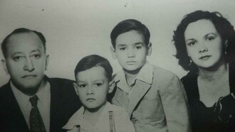 Miguel Ángel Asturias, su mujer y sus dos hijos