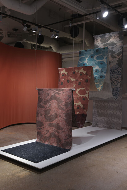 Draped. Art of printed fabric, exhibition view. Courtesy of EMMA. Espoo Museum of Modern Art