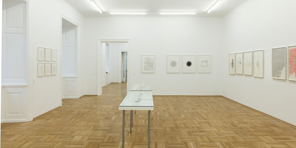 Alice Attie, Karin Sander and Jongsuk Yoon. Courtesy of Galerie nächst St. Stephan