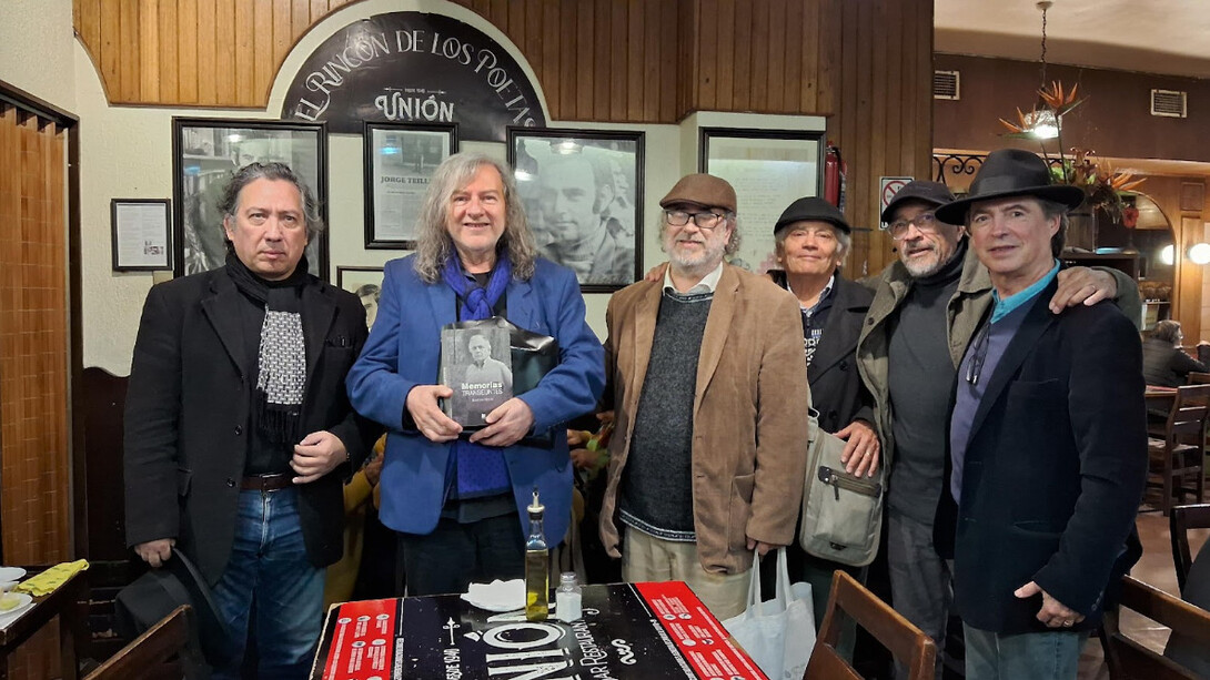 Rodrigo Álvarez, Claudio Rodríguez Fer, Eduardo Peralta, Edmundo Moure, Luis Hachim y Cristián Montes en El Rincón de los Poetas