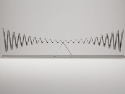 Martin Willing (b. 1958), Wellendoppelschwinger querformatig, 2015, Duraluminum cut from a single block, stainless steel plate, 8 1/4 x 37 inches. Courtesy of Hollis Taggart Galleries