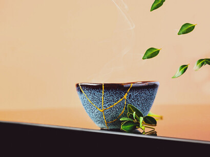 El kintsugi enseña que las cicatrices no son motivo de vergüenza, sino oportunidades para resignificar lo que parecía perdido