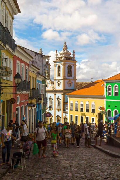 Explore o impacto do banzo, uma nostalgia intensa que mistura saudade e pertencimento cultural a Salvador
