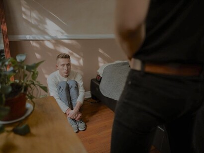 Jovem sequestrado em quarto