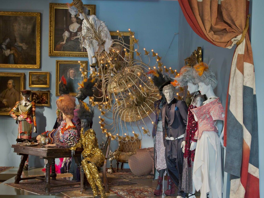 Dress Up Story, exhibition view, 2015