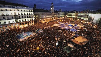 Manifestantes del 15M en la Puerta del Sol, Madrid, España