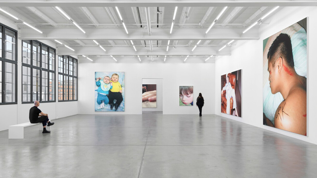 The golden recline, exhibition view. Courtesy of Galerie Eva Presenhuber