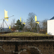 Susumu Shingu 

Wind Caravan, 2000 (détail)
Groupe de 21 sculptures
Acier, fibre de carbone, toile en polyester
526 x ø 600 cm et 590 x ø 760 cm
Courtesy l'artiste et Galerie Jeanne Bucher Jaeger

Vue de l'installation dans le Park Dräi Eechelen, Mudam Luxembourg, 2018, © Susumu Shingu
Mudam Luxembourg, Ieoh Ming Pei Architect Design
