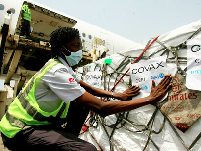 80 Millionen Dosen Pfizer-, Moderna-, AstraZeneca- und Johnson & Johnson-Impfstoffe sind bereits versprochen
