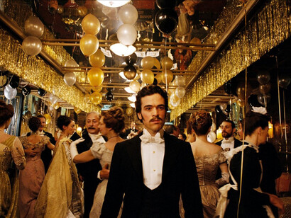 Una scena del film "Arsenio Lupin" con Romain Duris