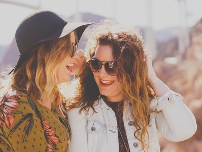 Expat.com, they provide content, networking facilities