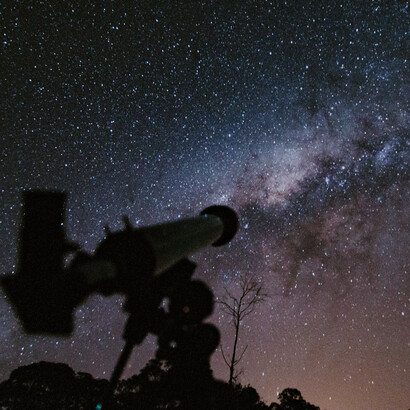 Telescópio é uma ferramente científica que ajuda a observar o céu