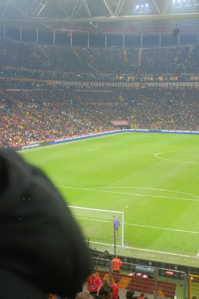 La estrategia de la FIFA prioriza la globalización del deporte, generando mayor interés, audiencias masivas y, consecuentemente, más ingresos