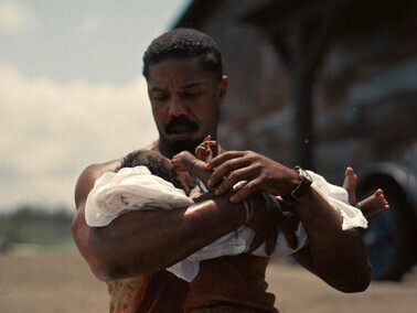 Sinners retoma elementos del gótico sureño, donde el paisaje y el pasado esclavista del sur estadounidense funcionan como personajes activos